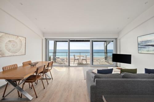 Lancing beach apartment.