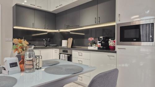 Quiet Nordic Nest Near City Center & West Park by KeyBox, Sofia (photo 10)