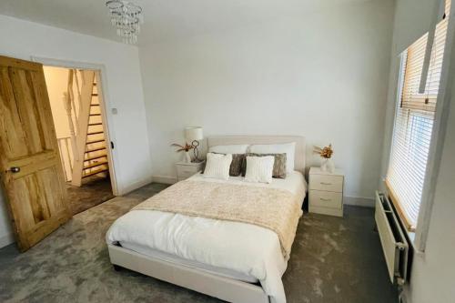 House - Sleeps 6 - Garden - Parking, Windsor (photo 8)