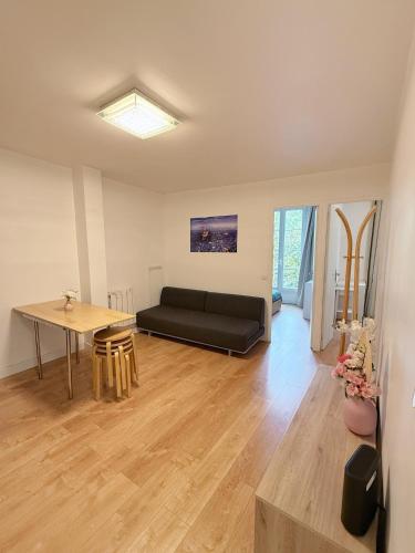 5 People Apt Centre Paris 3em in Meslay Marais, Paryż