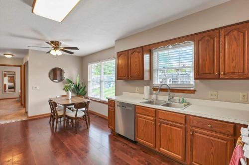 Quiet Ranch Retreat for Work Crews & Families Johnstown OH in Ņūalbānija (OH)