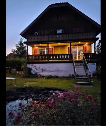 Holzchalet mit Garten in Egnach, Schweiz