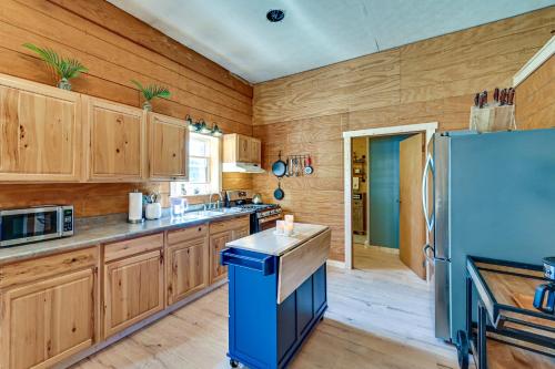 Ohio Cabin on 23 Acres: Fish, Hunt & Explore! in Caldwell (OH)