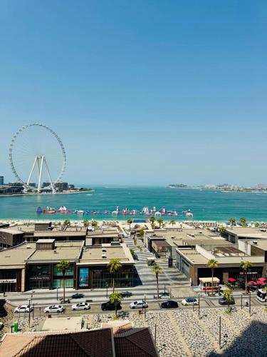 Dubai Marina Beach Front Suite, Dubaj
