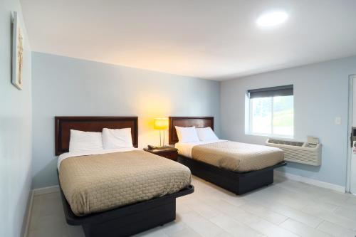 Imperial Inn - image 10