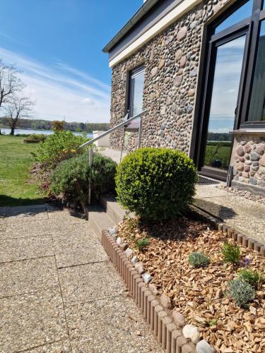 Jardin, Ferienwohnung Binnenseeglück (Ferienwohnung Binnenseegluck) in Heiligenhafen
