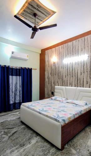 1 queen bed, 2 twin beds
