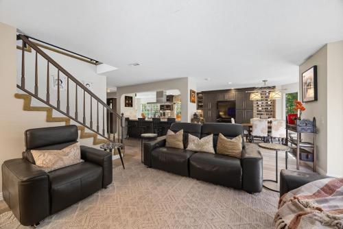 Facilities, Porter Ranch Retreat with poll and tennis court in Santa Clarita