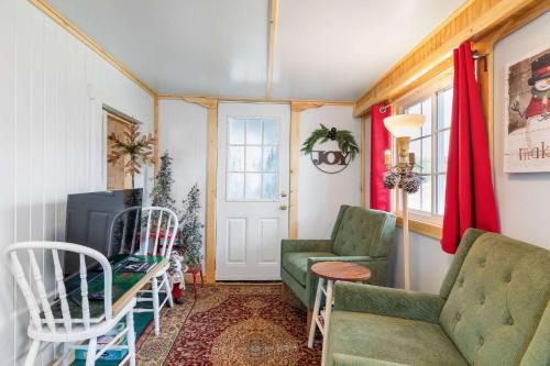 Historic Water's Edge Cottage 7 in Forsyth (MO)