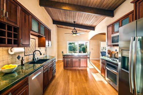 Seaworld Fireworks View Hot tub Fast Wifi 3BR 2BA 4 Bds 2 SofaBds in Bay Park