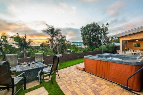 Seaworld Fireworks View Hot tub Fast Wifi 3BR 2BA 4 Bds 2 SofaBds in Bay Park