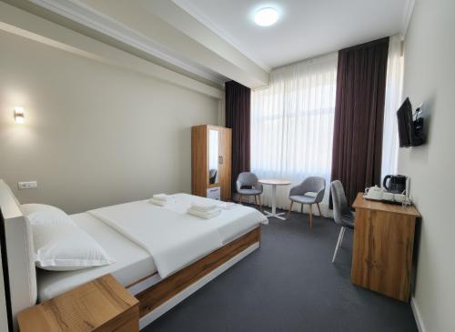 Shaxriston-Ifora Hotel