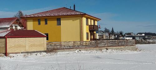Viesnīcas āriene, Ubytovanie u Simony in Mengusovce
