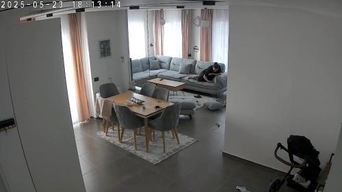 Dielli Residence, Golem