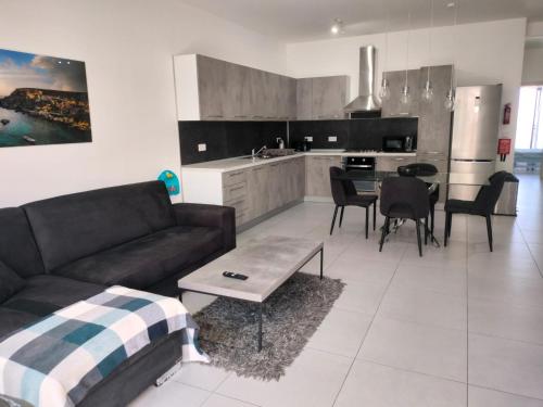 Sun, Sea & Salt Mellieħa - Luxury Apartment, Mellieħa (photo 3)