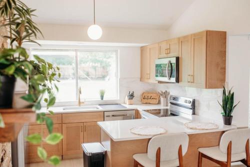 Cozy Rustic Austin Retreat - 3BR 2BA – khách sạn tại Chappell Hill