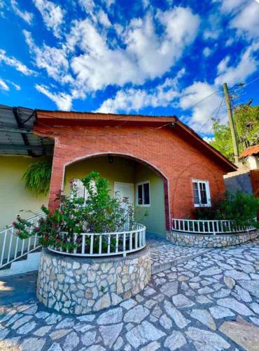 Villas La Montaña (Villas La Montana) in โกปัน รุยนาส