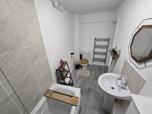 House 3 min from Anfield Stadium, Liverpool (photo 4)