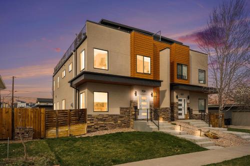 Spacious Denver Home with Hot tub and Rooftop – khách sạn tại West Colfax