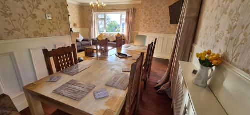 Two Bedroom Holiday Home in Kilronan in 伊尼什莫爾島