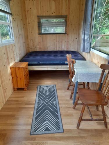 St Mullins Glamping River Hut in Graignamanagh