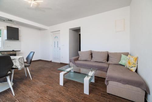 Apartment Dino in Lopar