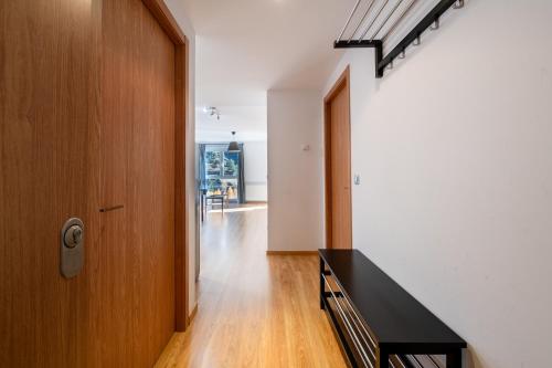 Apartamento moderno El Bosque en Arinsal (Barthe Holidays I Apartamento moderno en Arinsal 4PAX a pie de pistas, balcon con vistas y parking I) in Arinsal