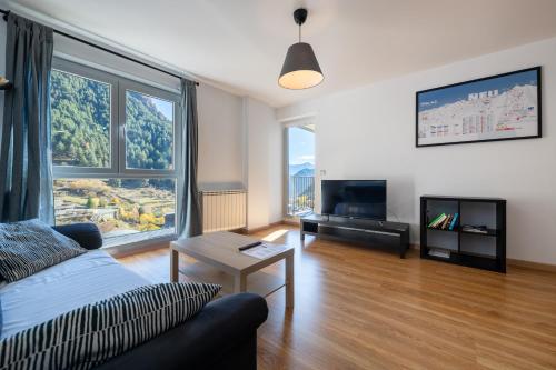 Apartamento moderno El Bosque en Arinsal (Barthe Holidays I Apartamento moderno en Arinsal 4PAX a pie de pistas, balcon con vistas y parking I) in Arinsal