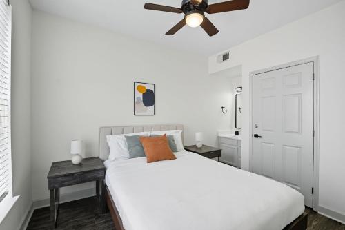 Bright & Stylish 2-Bed, 2-Bath Apartment – khách sạn tại Đông Memphis