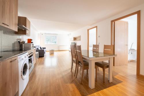 Moderno a pié de pistas Arinsal 4Pax, Pk GN (Barthe Holidays I Apartamento Moderno en Arinsal 4PAX a pie de pistas I Balcon con vistas impresiona) in Arinsal