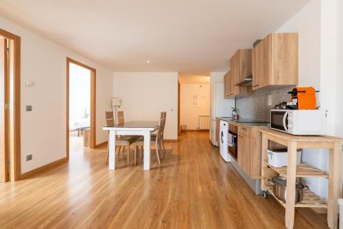 Moderno a pié de pistas Arinsal 4Pax, Pk GN (Barthe Holidays I Apartamento Moderno en Arinsal 4PAX a pie de pistas I Balcon con vistas impresiona) in Arinsal