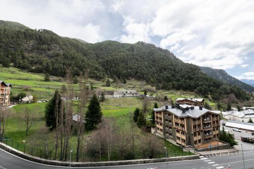 Moderno a pié de pistas Arinsal 4Pax, Pk GN (Barthe Holidays I Apartamento Moderno en Arinsal 4PAX a pie de pistas I Balcon con vistas impresiona) in Arinsal