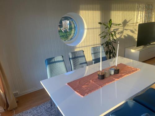 Nice Family Friendly apartment 2 bed Rooms with sea view located in Nordstrand for 5 guests with a garden and grill with sea view just beside the apartment, Oslo (photo 7)