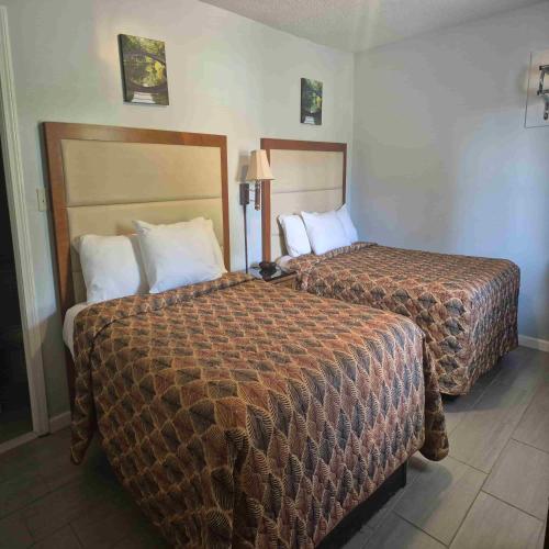 Maple leaf motel