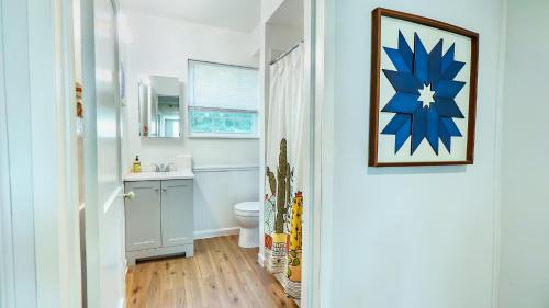 Massive 4 Bed House-Short Walk to Amazing View in Pittsburgh, USA
