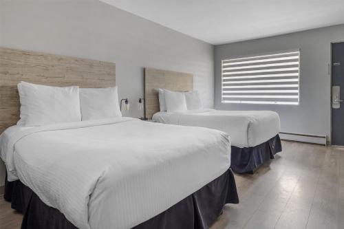 2 double beds