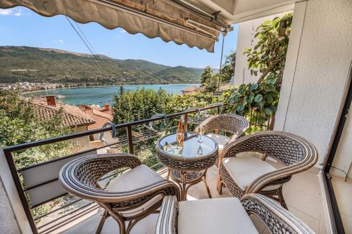 Hot Tub, Lake View, Old Town, Balcony, Parking APT