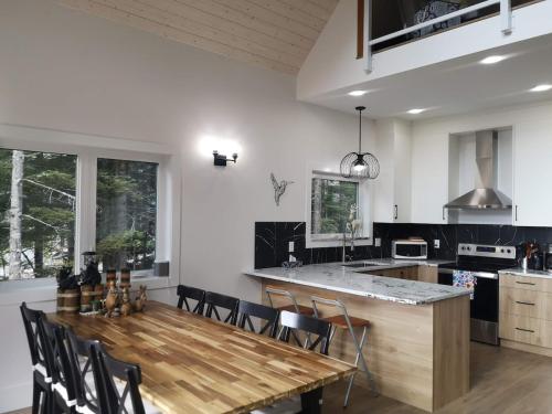 Létesítmények, Après-Ski Lodge (Apres-Ski Lodge) in Hemlock Valley (BC)