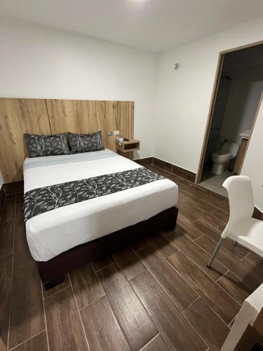 Aw Hotel Ariston Embassy