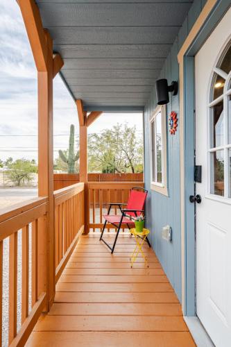 BIG Tiny House in Central Tucson near สวนพฤษศาสตร์ ทูซอน