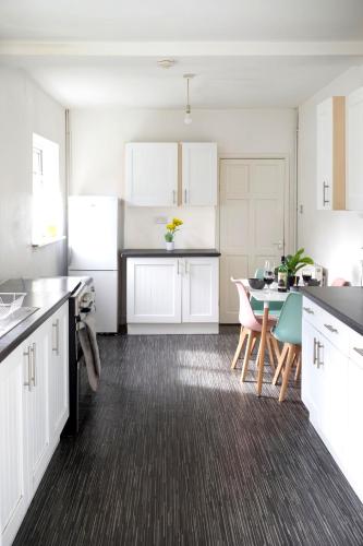 Beautiful 5Bedroom House - Contractors and Family near the Molineux stadium - Lapley