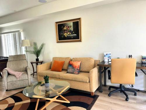 Modern Hollywood Homes close to Everything with Free Parking, Los Angeles (photo 2)
