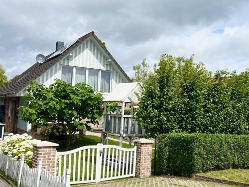 Holiday home with 5 bedrooms, Hooksiel