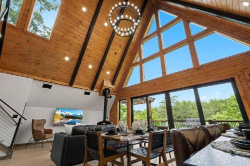 New Cabin Near Dollywood - Hot Tub-Stunning Views