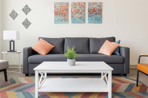 Stunning Nulu 1BR CozySuites 01 in Louisville, USA