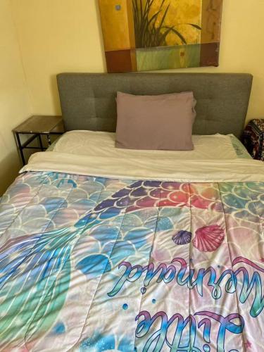 2131 bedroom With shared Bathroom
