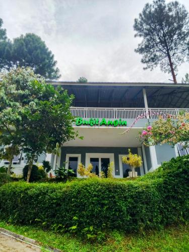 Alvaro Resort Bukit Angin - Puncak