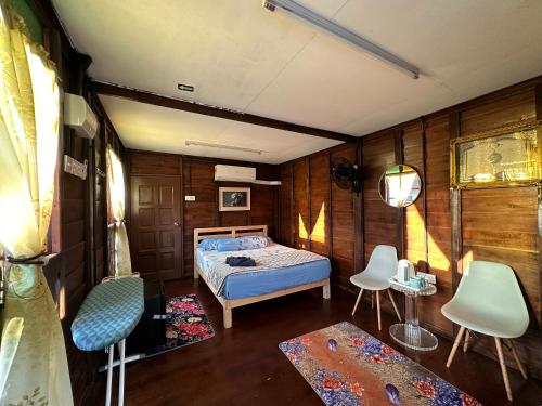 Homestay Singgah Keluarga Warisan Abg Tam near Allianze University College of Medical Sciences