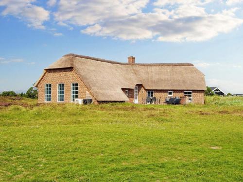 12 person holiday home in Ringkøbing-By Traum