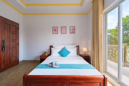room detail thumbnail 1